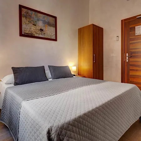 Amoroma Domus Bed & Breakfast