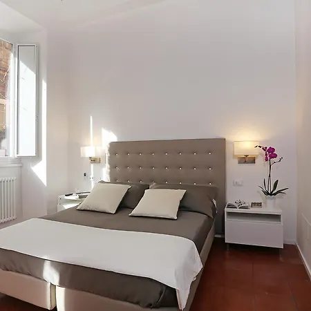 Bed & Breakfast Domus Croce 2*