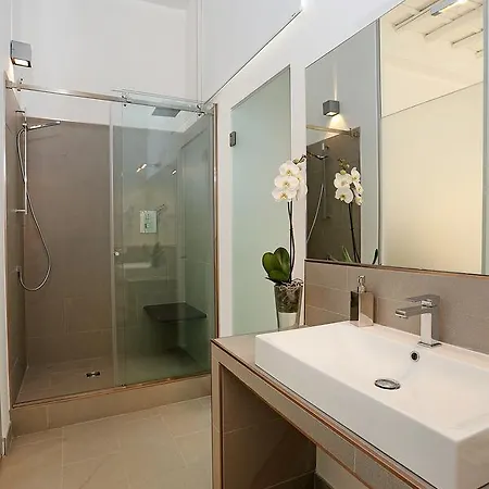 Bed & Breakfast Domus Croce Roma