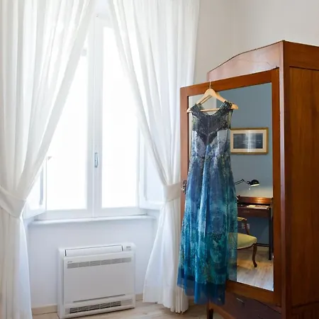 Bed & Breakfast Laurus Colosseo Rome