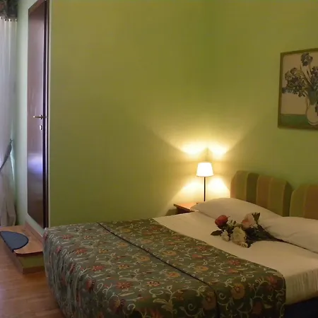 Margaret Hotel 2*
