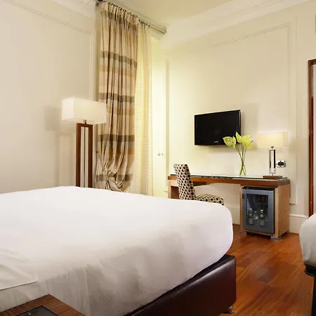 Deco Hotel 4*