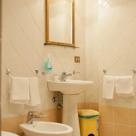 Paradise Bed & Breakfast 3*