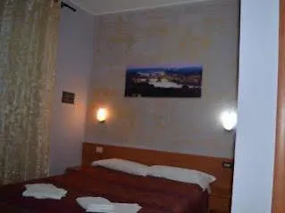 Domus Ferruccio 2* רומא