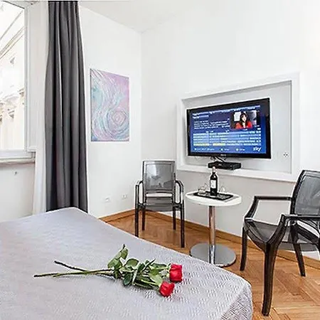 Town House Fontana Di Trevi Bed & Breakfast 3*
