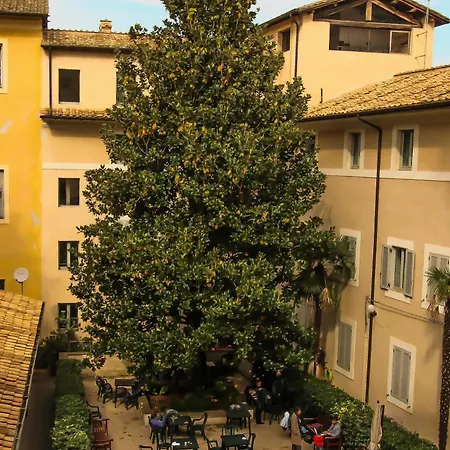 Albergue Orsa Maggiore For Women Only Roma