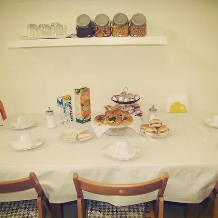 Claudia House Termini Bed & Breakfast 2*