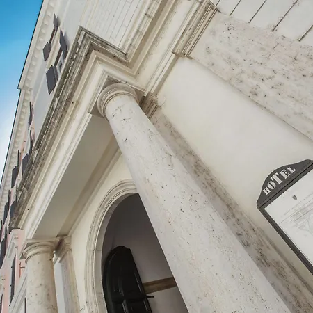 Fontanella Borghese Hotel