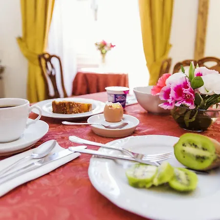 Fontanella Borghese 4*