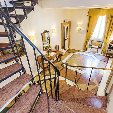 Fontanella Borghese Hotel 4*