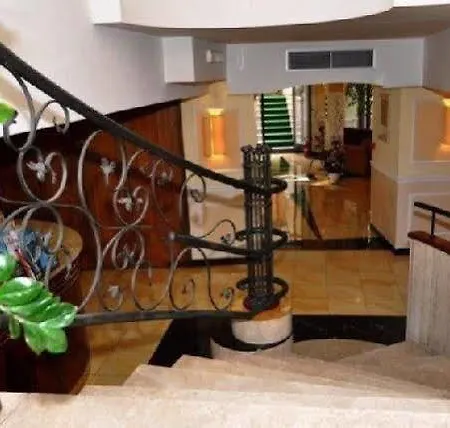 Hotel Executive