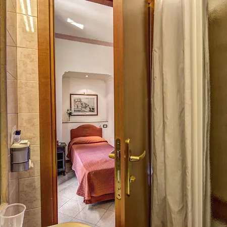 Giuliana 2* Rome