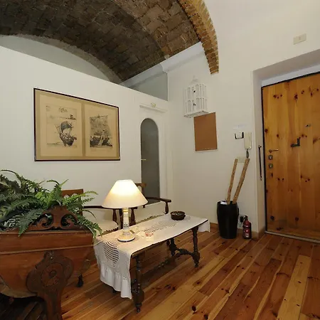 Chain Gallienus Guest house