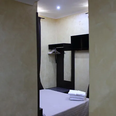 Domus *