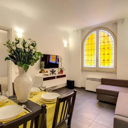 Elegant Behind The Colosseum Апартаменты Рим
