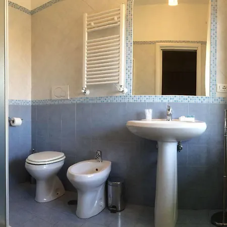 Guest house Domus Italiana 3*
