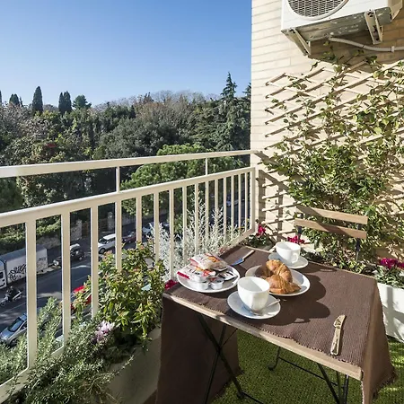 Happy In Bed and breakfast Roma