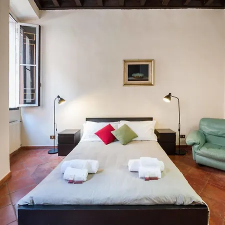Unique Spanish Steps Apartment *
