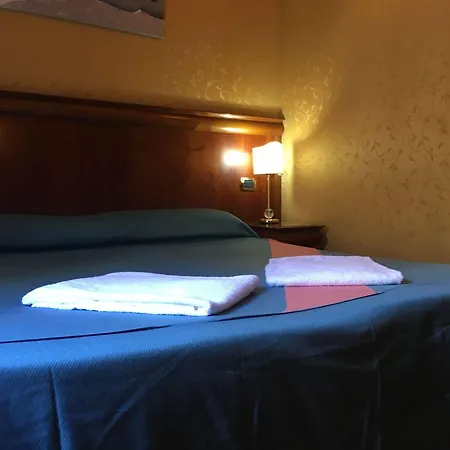 Hotel Divine