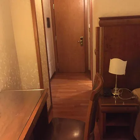 Divine Hotel 2*
