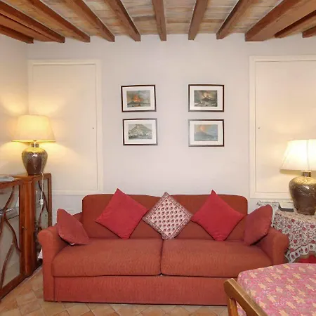 Apartment Frattina *