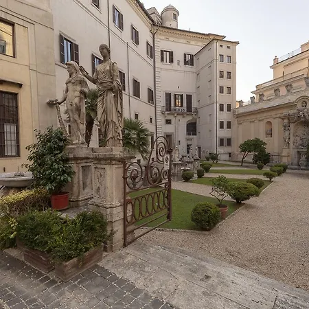 Casa Borghese By Burghesius Holiday home Rome