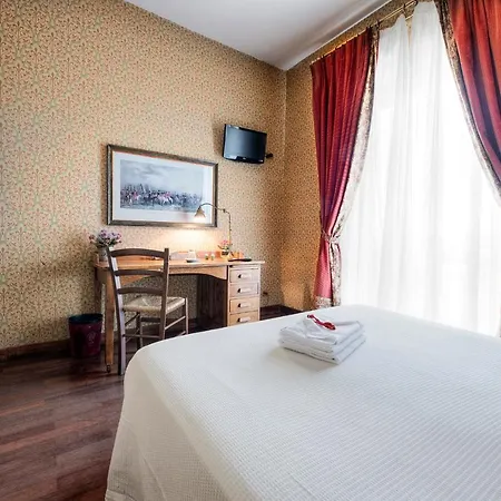 Grand Colony Hotel 3*