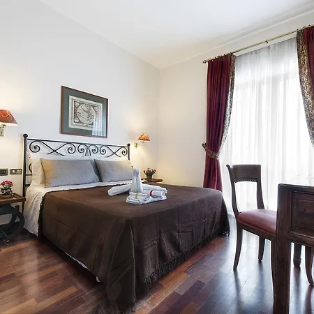 Grand Colony Hotel 3*