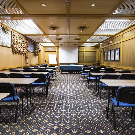 Grand Colony Hotel