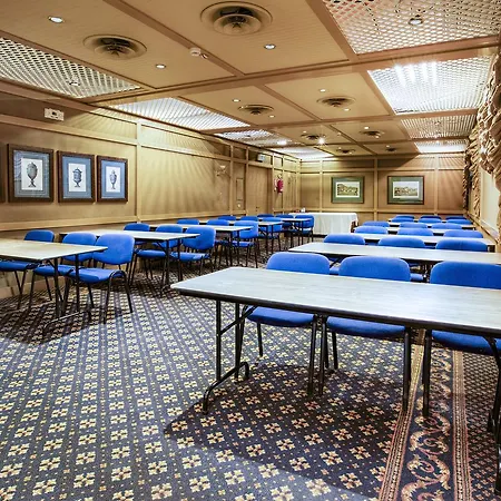 Grand Colony Hotel