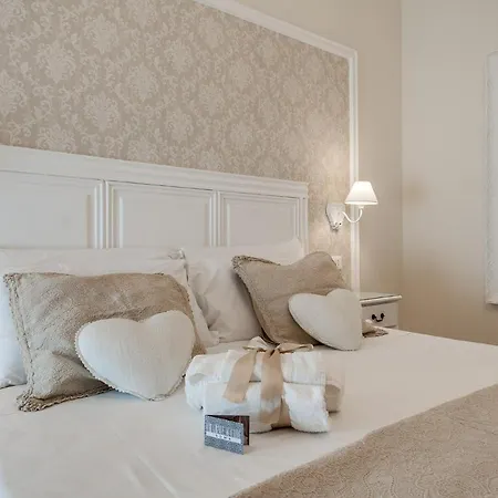 Charme & Chic Bed & Breakfast 2*