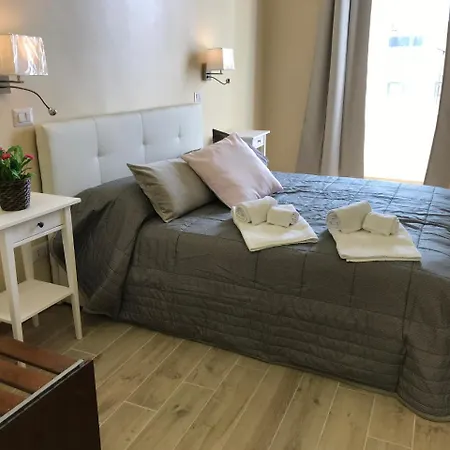 Serventi Longhi Affittacamere 2*