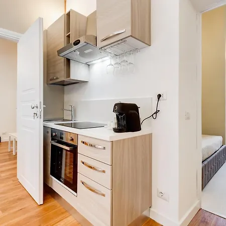 Ezio 29 Palace Suites Guest house
