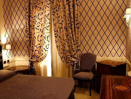 Boutique Trevi Hotell 4*