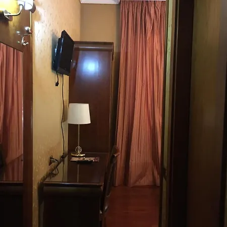Divine Hotel 2*