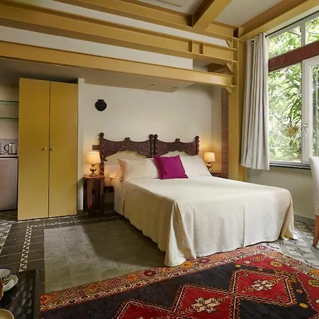Palm Gallery Hotel
