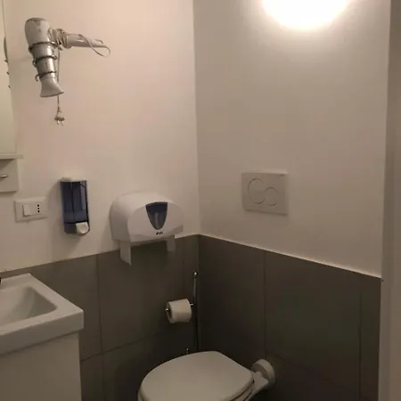 Residenza Giulia Al Colosseo Konukevi Roma