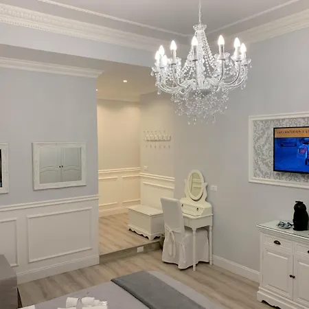Charme & Chic Bed & Breakfast