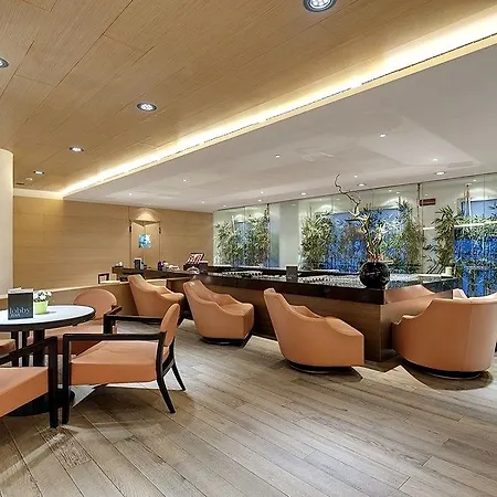 מלון Precise House Mantegna 4*