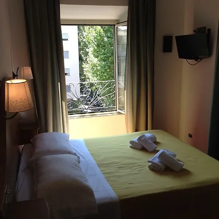 Hotel New Paradise 3*