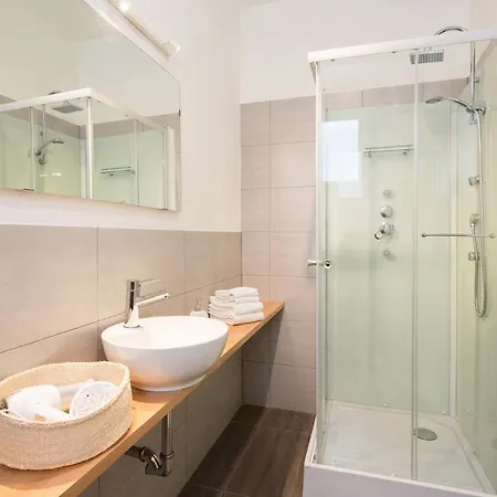 Home Inn Rome *