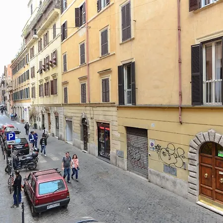 Urbana Colosseo Boutique