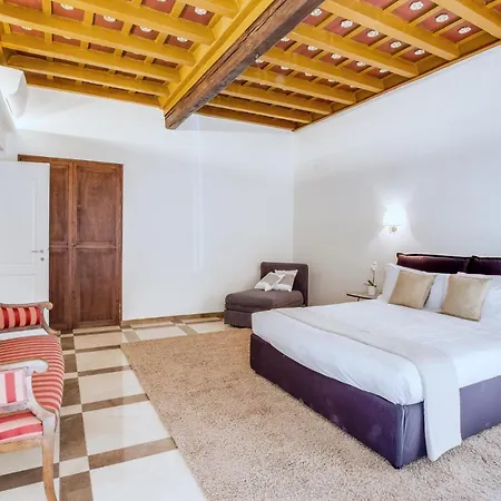 Apartment Flats Via Delle Muratte 2mins To Trevi Fountain