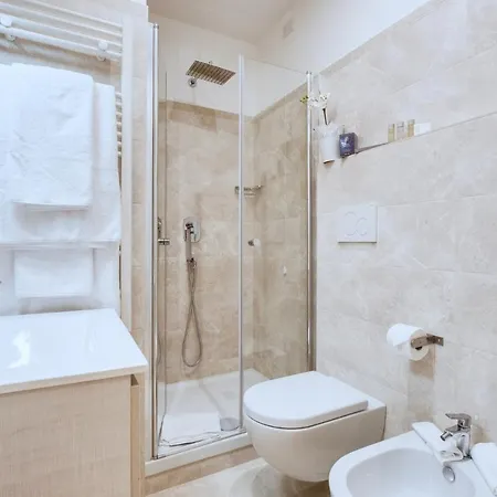 Flats Via Delle Muratte 2mins To Trevi Fountain Apartment Rome
