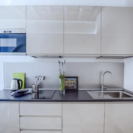 Flats Via Delle Muratte 2mins To Trevi Fountain Apartment