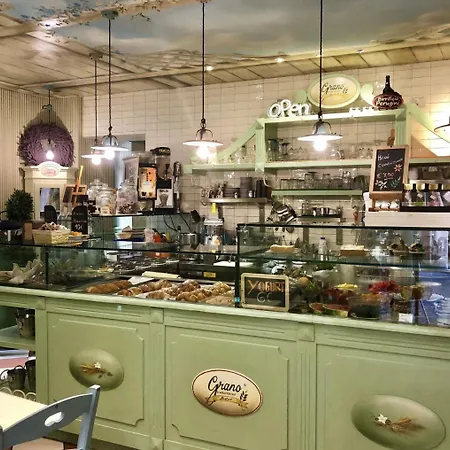 Domus Croce Bed & Breakfast Roma