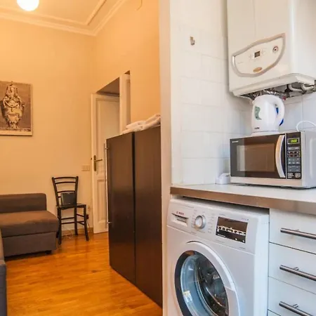 Domus Piramide 2 Apartment