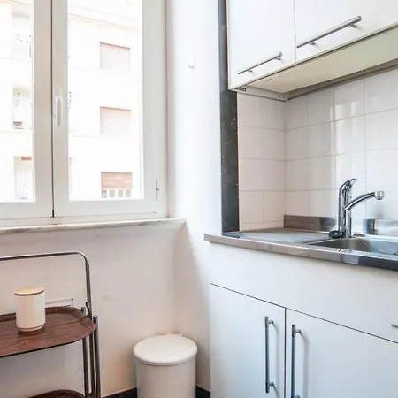 Apartment Domus Piramide 2 Rome