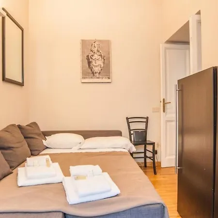 Domus Piramide 2 Apartment