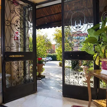 Arco Di Travertino 2* רומא
